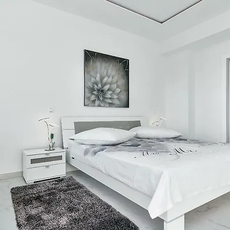 Apartment Penthouse Lush
