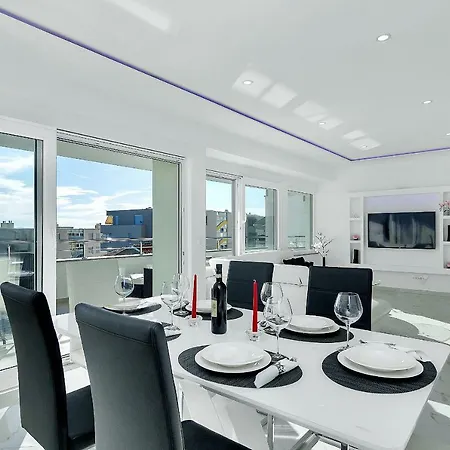 Penthouse Lush *
