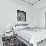 Apartment Penthouse Lush