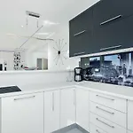 Apartment Penthouse Lush