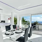 Penthouse Lush Apartment *