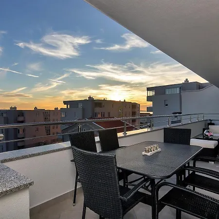 Penthouse Lush Makarska